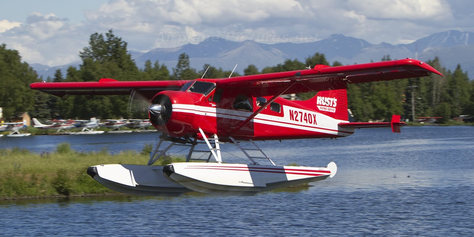 lake hood plane